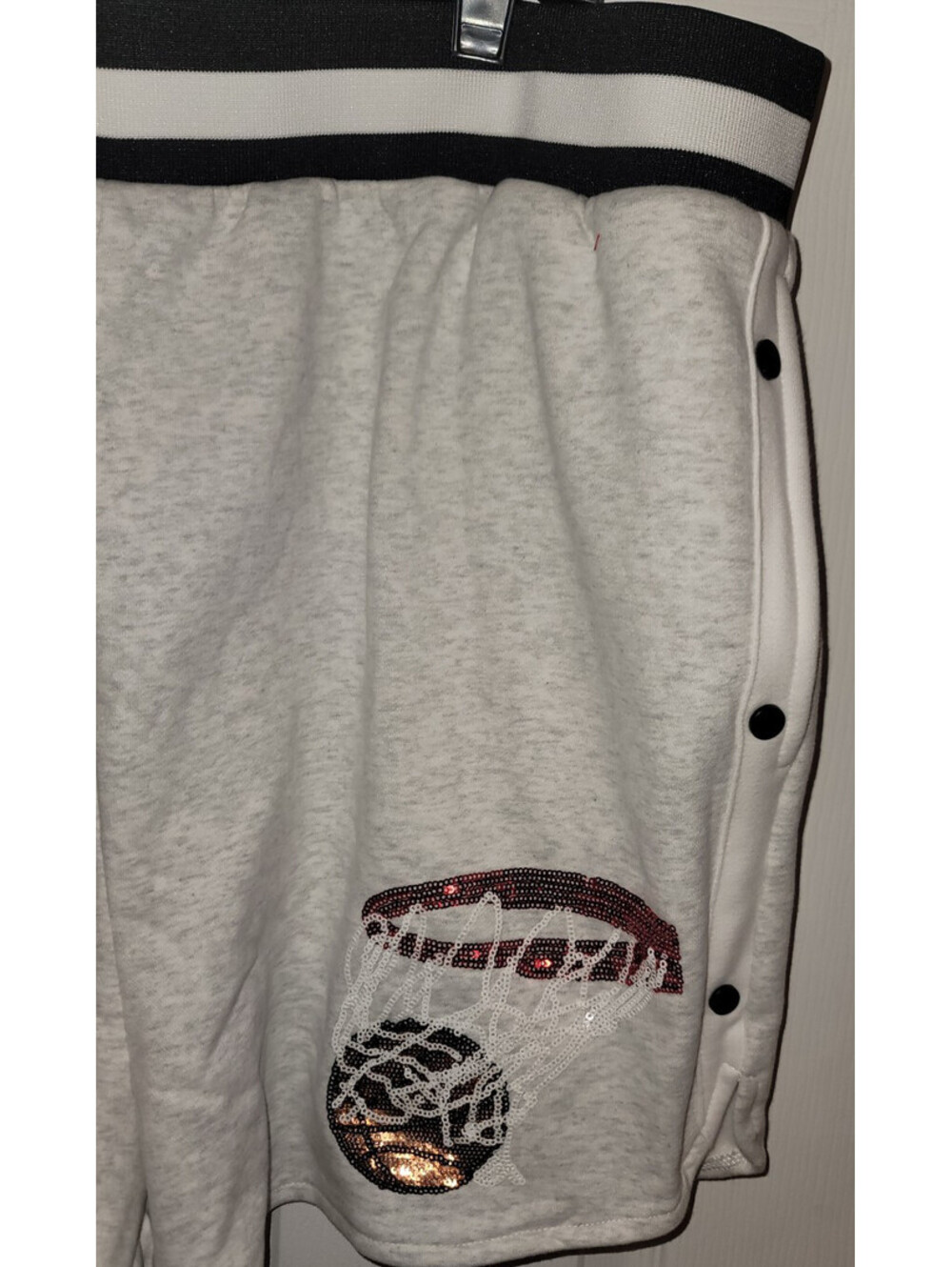 QUEEN OF SPARKLES - GREY SWISH SEQUINS BASKETBALL SHORT - XXL - NEW View 2